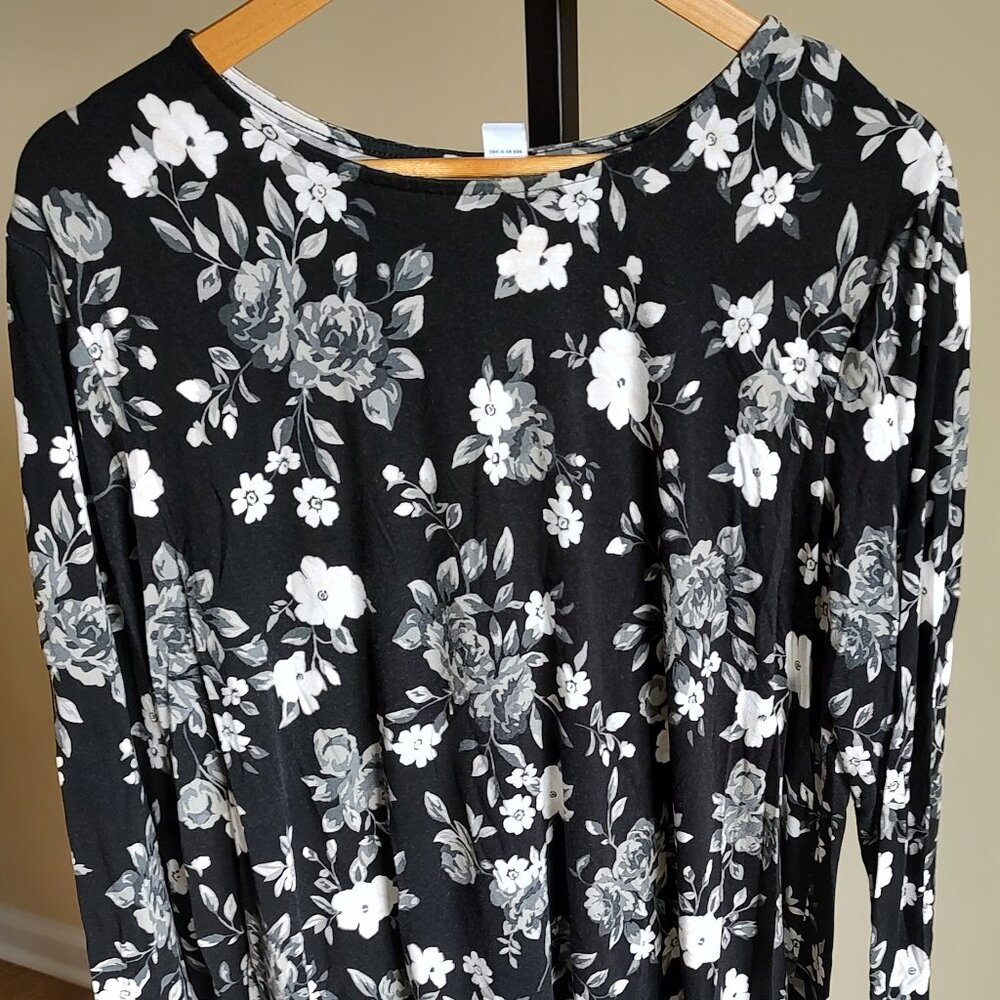 Old Navy Long Sleeve Dress - Black & White Flowers - Size XXL